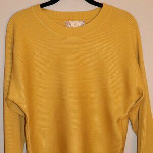 Pink Rose Vintage Crew Neck Mustard Color in Size M